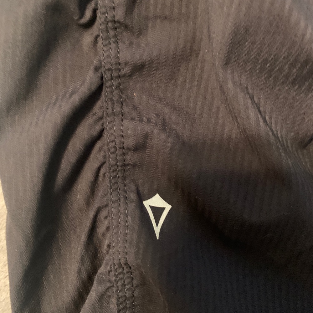 cropped ivivva joggers